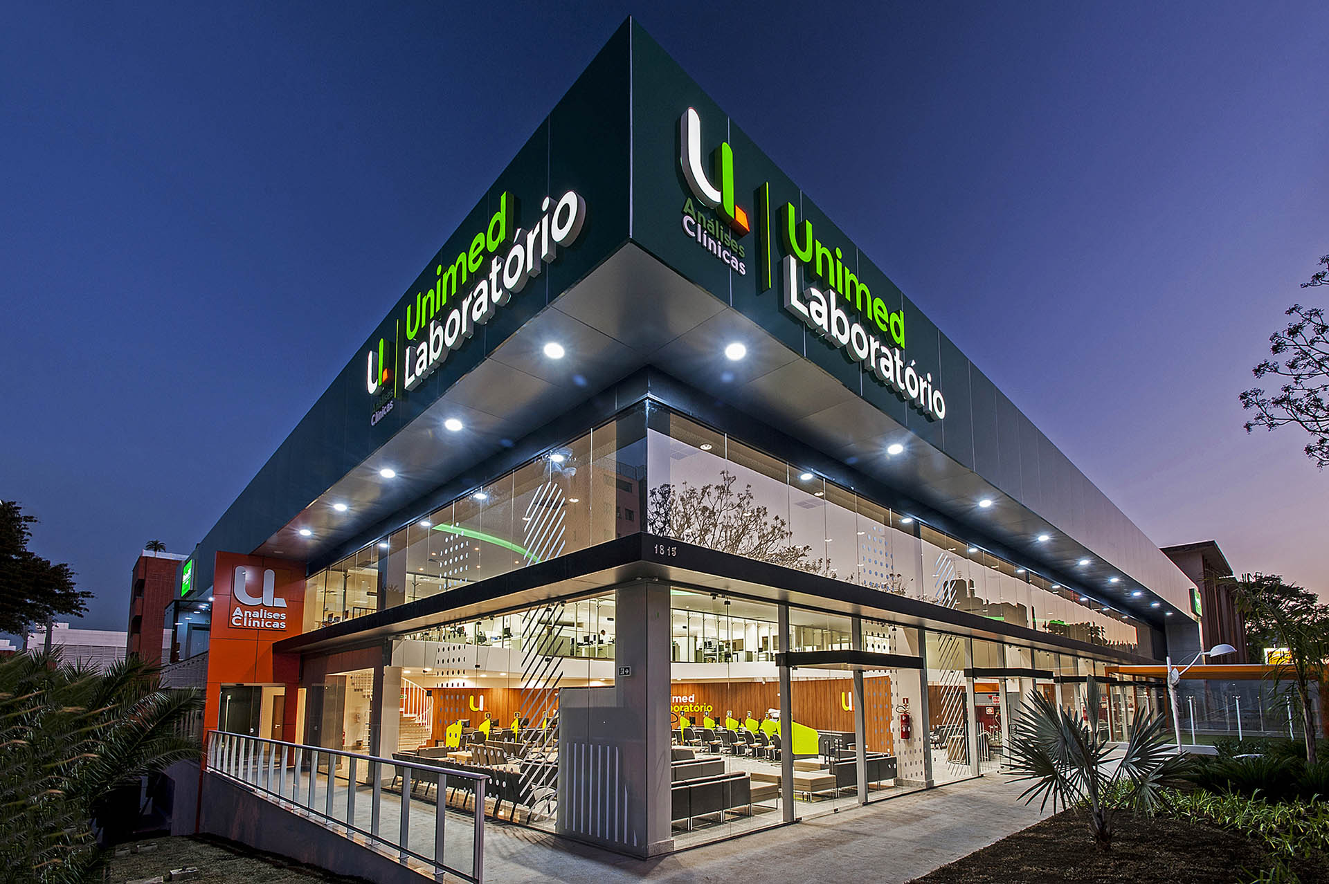 Unimed Lab - Pontodesign - Sinalização, identidade, ambientação